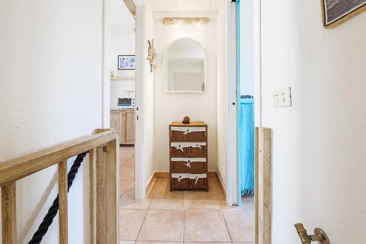 Διαμέρισμα Blue House Laconia Cannigione