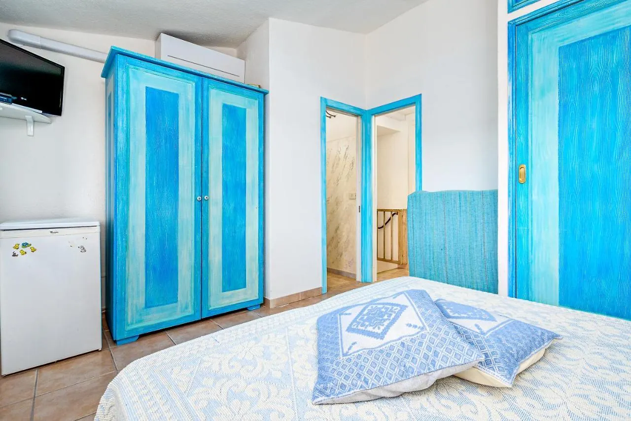 Blue House Laconia Канниджионе 0*,
