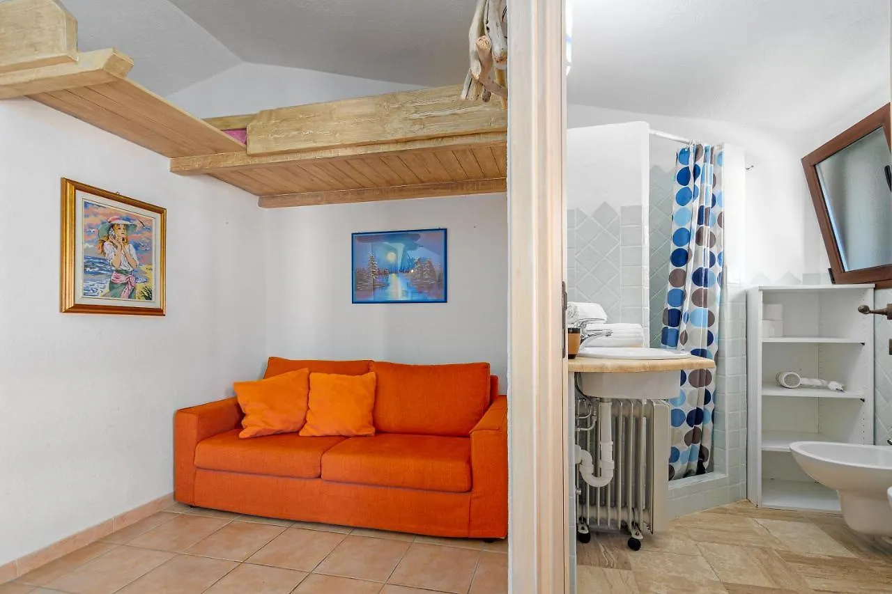 Blue House Laconia Cannigione 0*,  Ιταλία